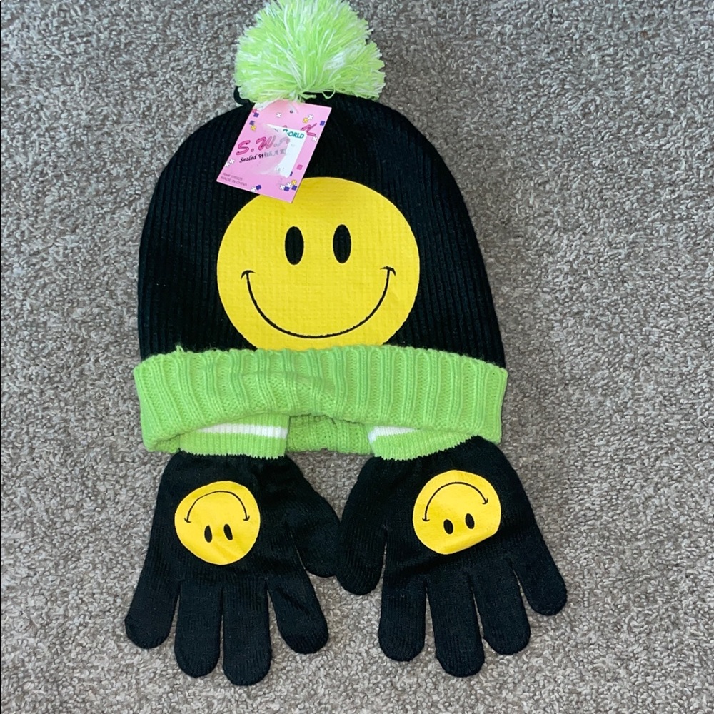 Kids Smiley Face Beanie and Gloves Set - Black and Green